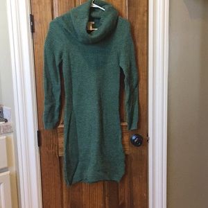 Precious green sweater dress.